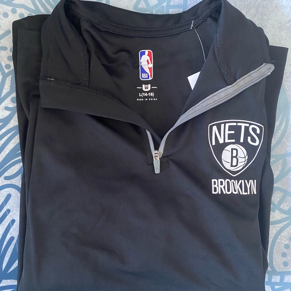 “BROOKLYN NETS DRI FIT QUARTER ZIP UP”